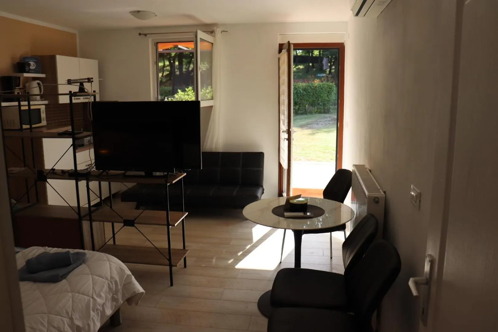 Apartments Matelici Divšići