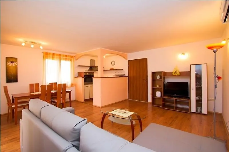 Apartments Matelici Divšići 0*,